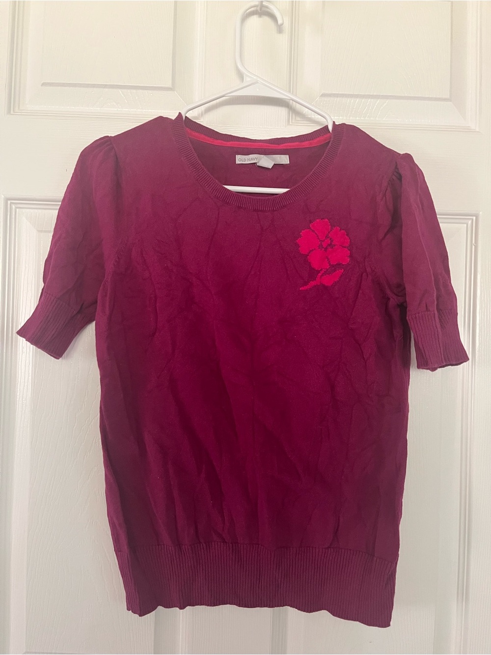 Old Navy Short Sleeve Knit Top in Berry with Flower Design